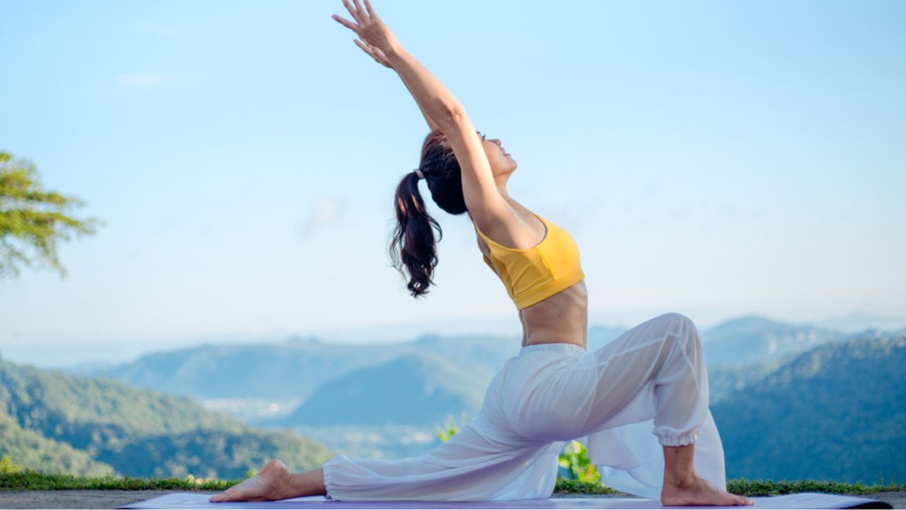 Unraveling the Benefits of Vinyasa Yoga for Mind, Body, And Spirit ...