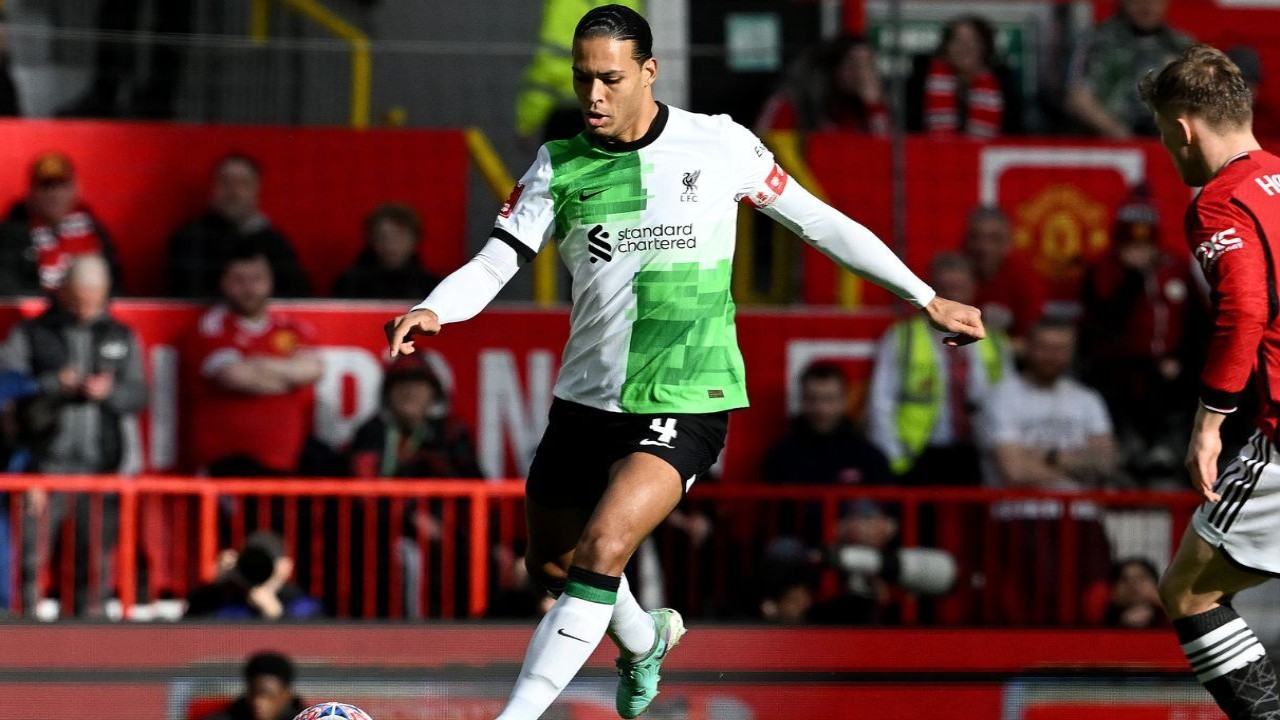 Fact Check: Did Virgil Van Dijk Really Root For Man U Because ‘No One Likes' Liverpool In Resurfaced Viral Tweet?