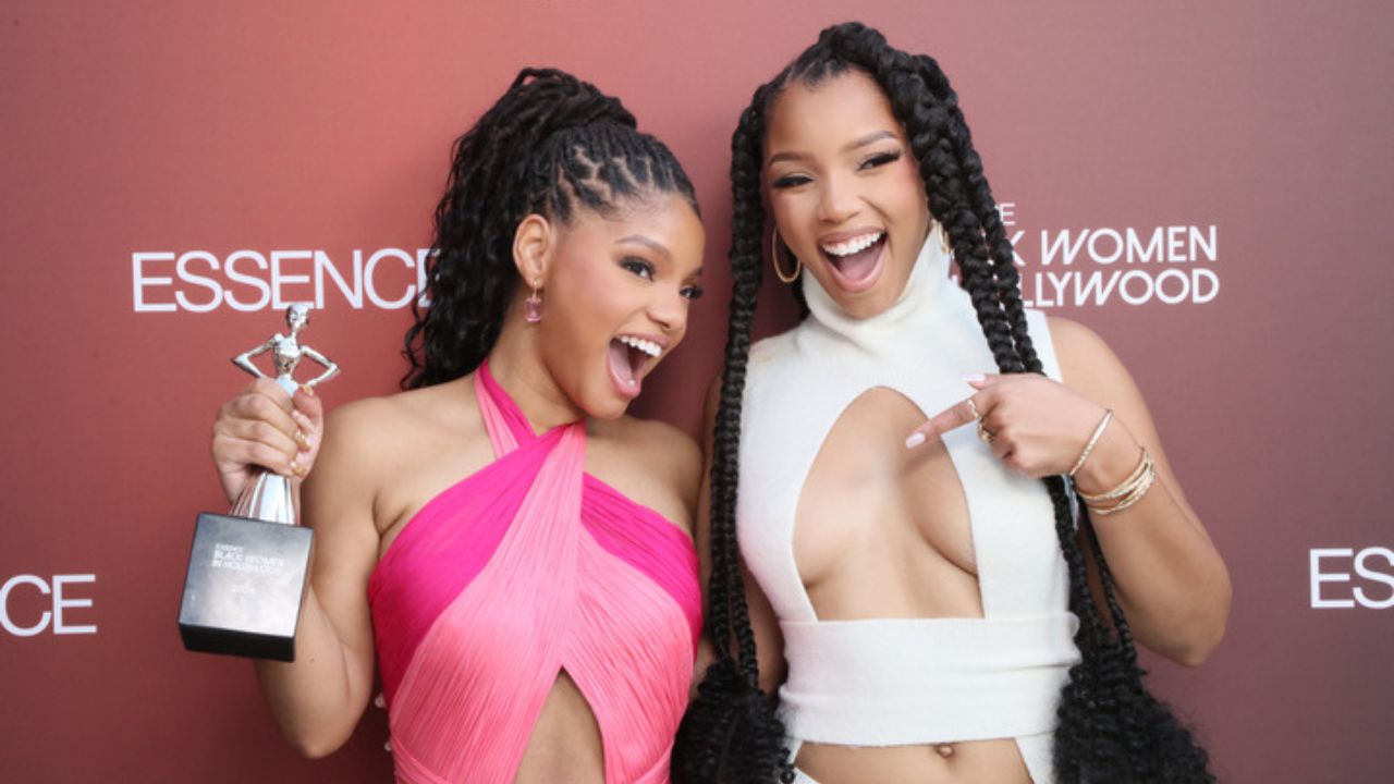 Halle Bailey And Chloe Bailey (via Getty Images)