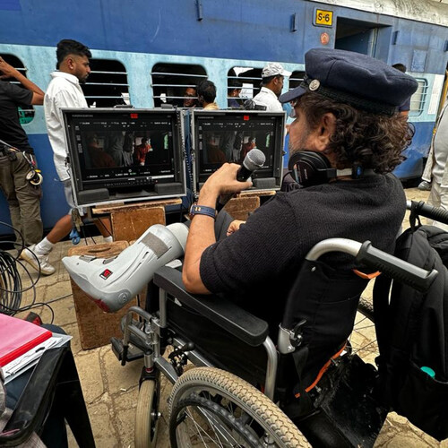 Anees Bazmee shoots for Bhool Bhulaiyaa 3 on a wheelchair (2)