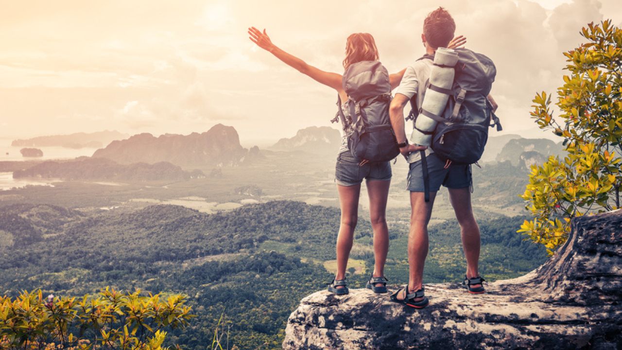 Date Ideas for Introverts Hiking