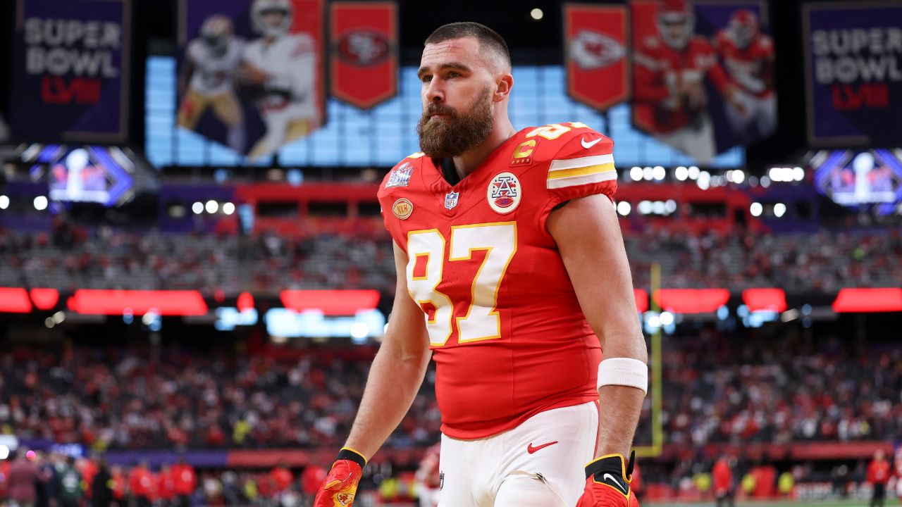 How Much is Travis Kelce Worth? Comparing Taylor Swift's Net Worth With