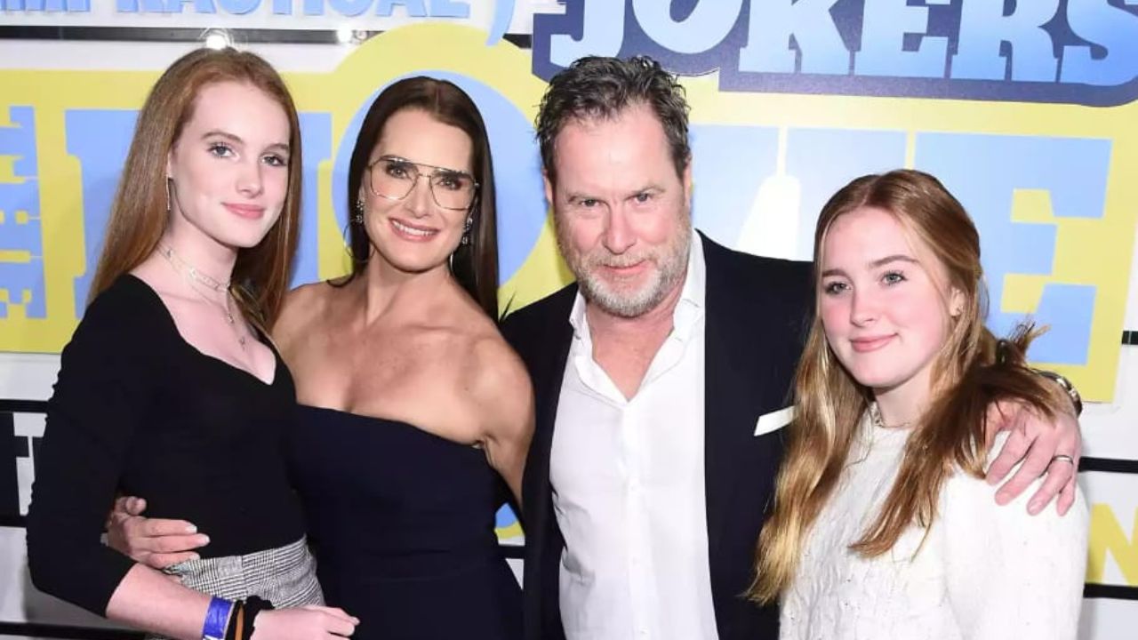 Brooke Shields and Chris Henchy with family (Getty Images)