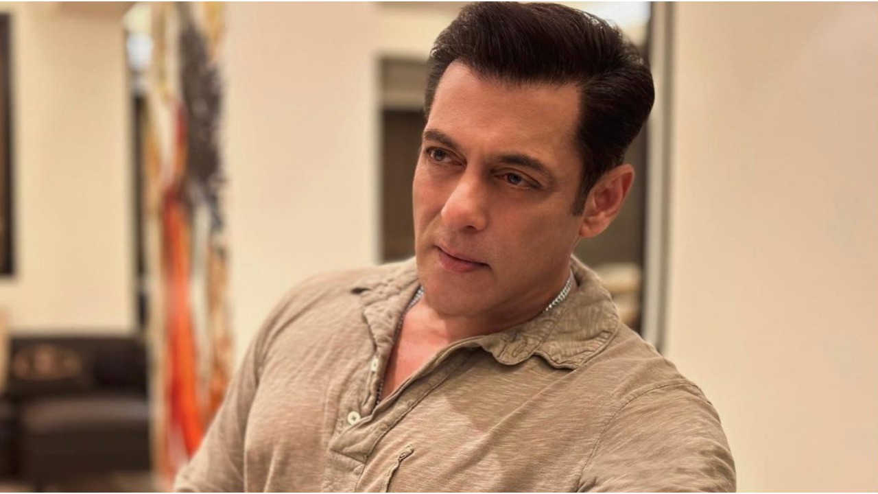 Hrithik Roshan REVEALS Taking Body Buiding Tips From Salman Khan