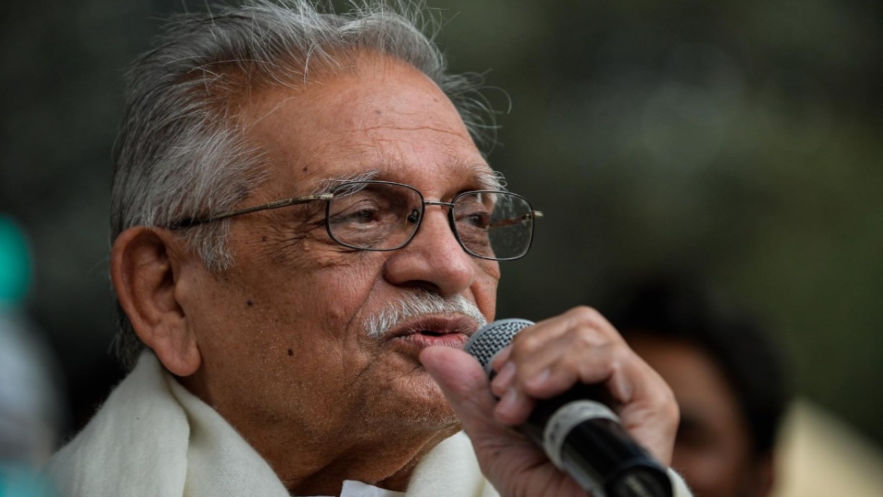 15 famous Gulzar shayaris that echo emotions and life’s essence