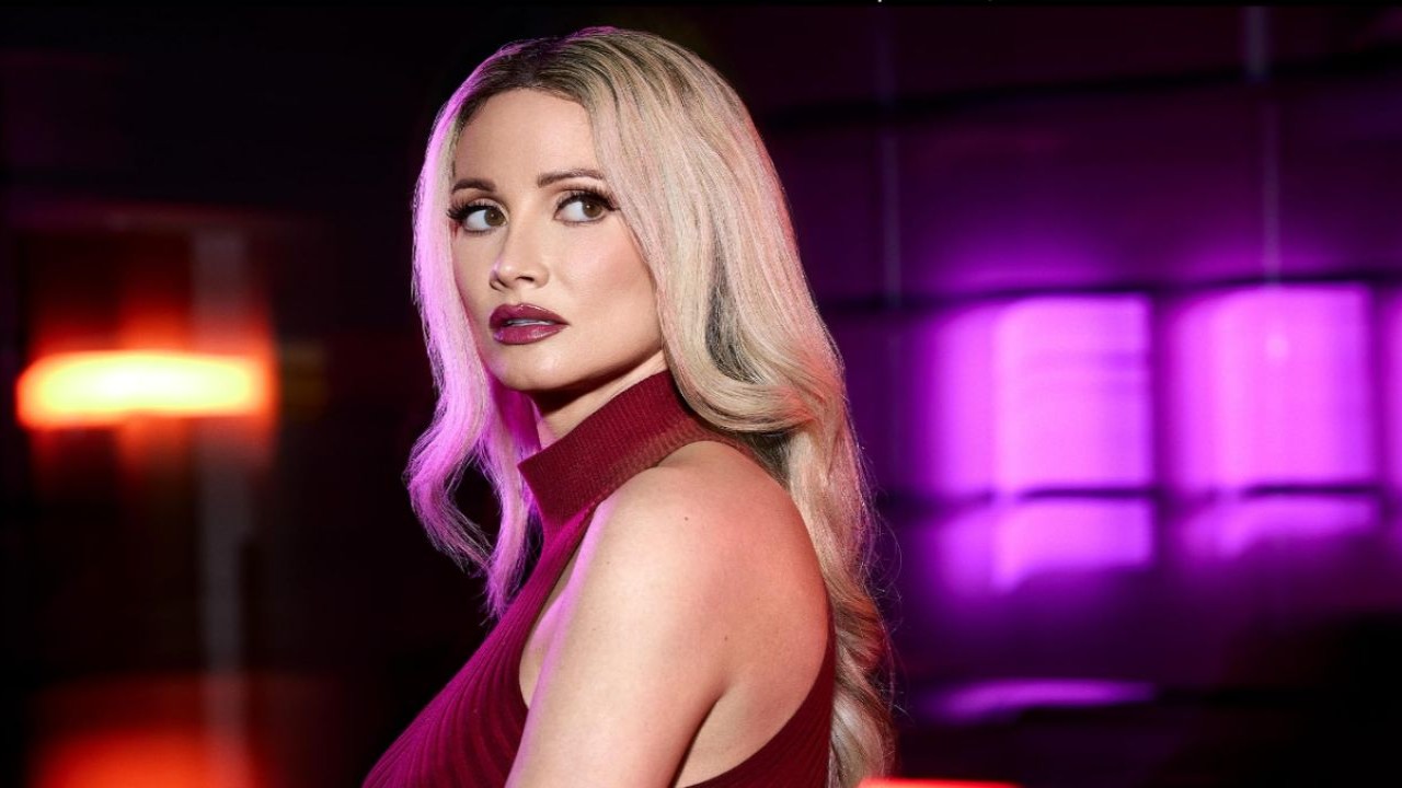 Lifestyle And Fame: Holly Madison Reveals Why She Chose To Pose For  Playboy In Lethally Blonde Show | PINKVILLA