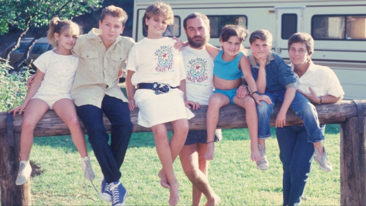 Joaquin Phoenix's family in 1986 (Getty Images)