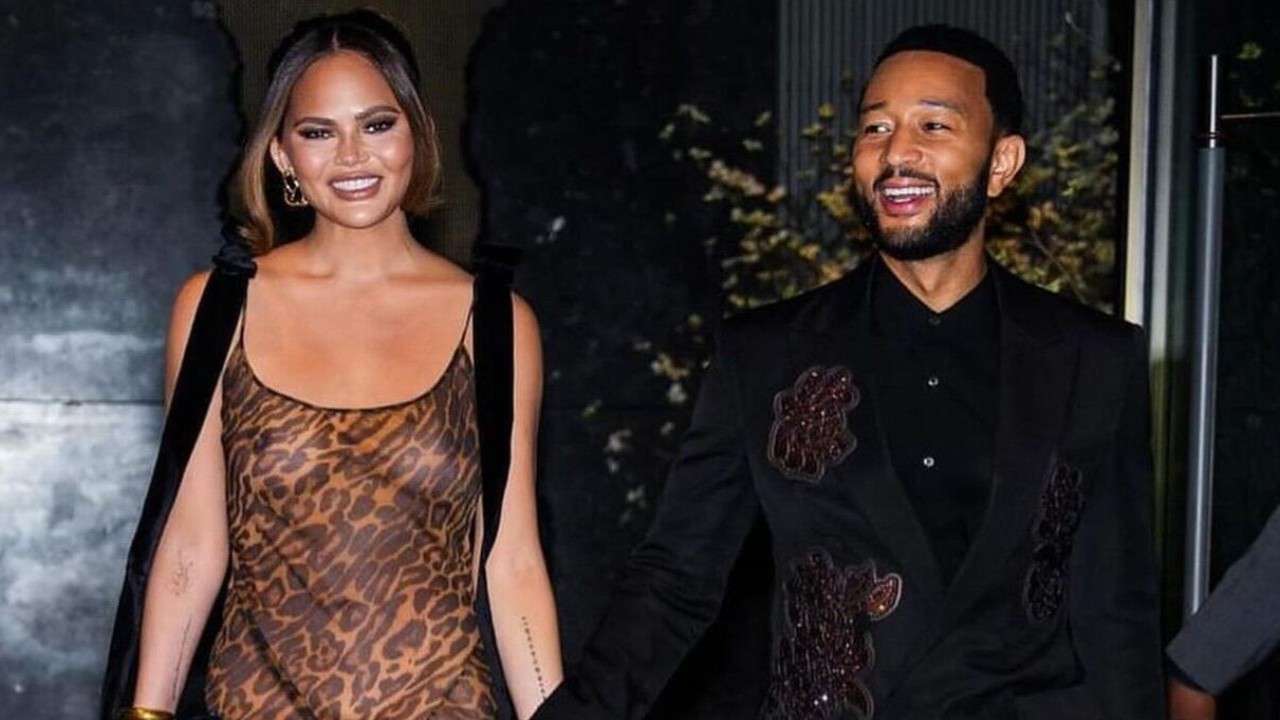 Chrissy Teigen Health Update: John Legend Reveals Details About Her Neck  Injury and Recovery | PINKVILLA