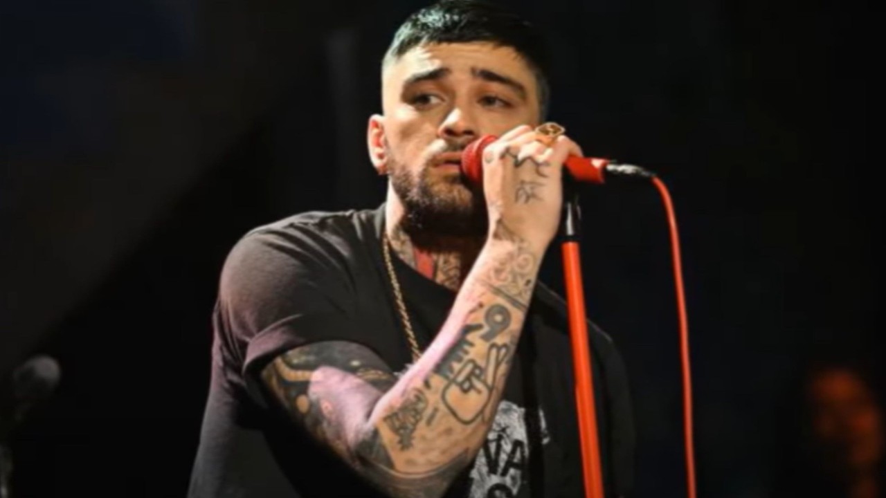 Zayn Malik Performs At First Solo Concert Since Leaving One Direction; Calls It 'Unforgettable Night'