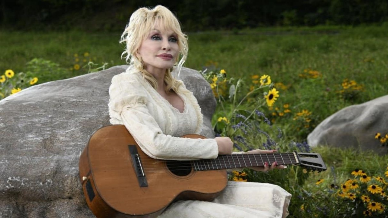 'He Taught Me So Much': Dolly Parton Remembers Late 9 To 5 Co-Star And 'Dear Friend' Dabney Coleman