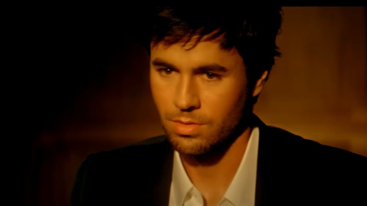 Enrique Iglesias (via Enrique Iglesias/YouTube)