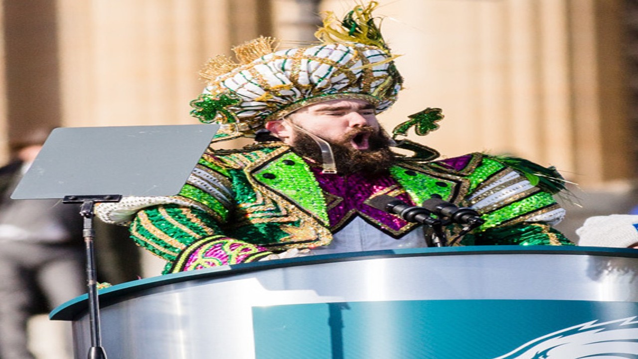 Jason Kelce Reveals He Has Never Washed His Feet in 36 Years Sparking Heated Debate: ‘What kind of weirdo…’
