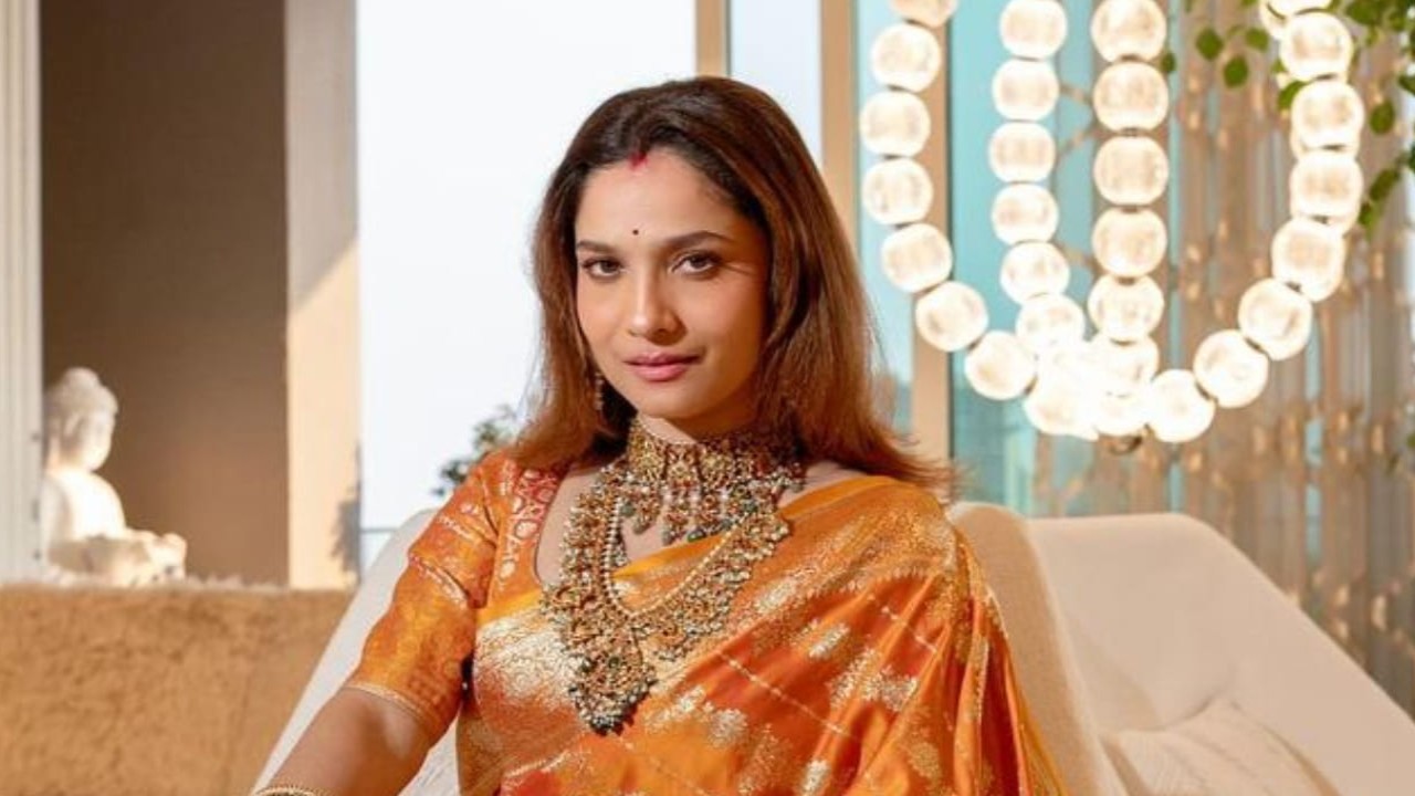 Ankita Lokhande’s sunshine yellow saree shines brighter than a sunny day on Laughter Chefs set