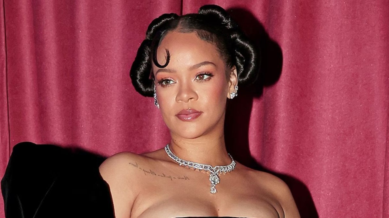 Rihanna Says Didn’t Realize Postpartum Hair Loss Was ‘On The Pamphlet’