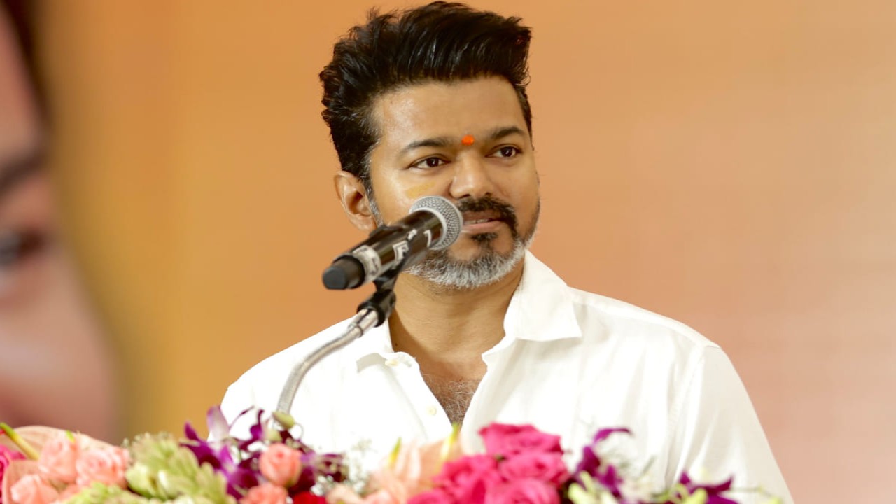 Thalapathy Vijay presents valuable life lesson for students at event