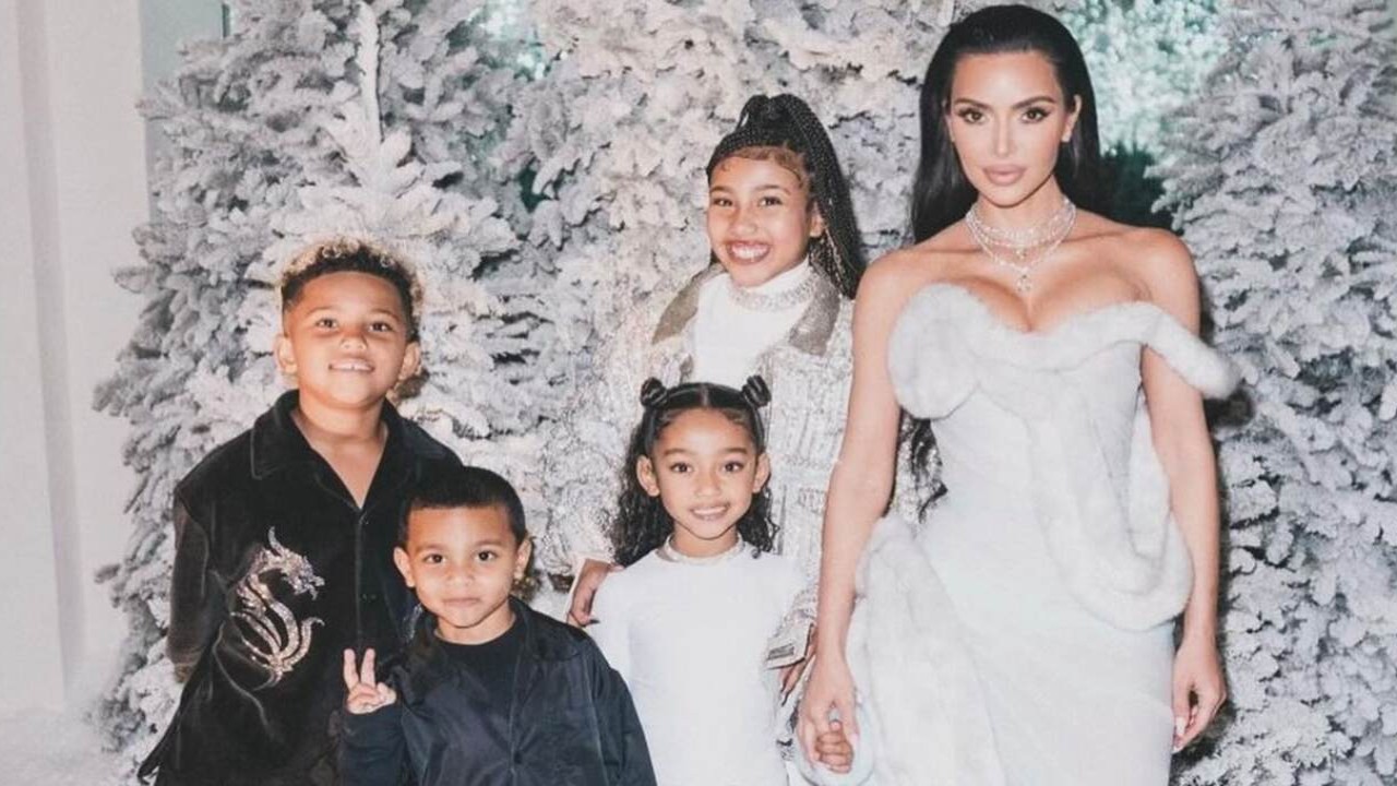 Kim Kardashian Sheds Tears Over Raising Four Kids On Her Own; Says 'I Can't Do It Anymore'