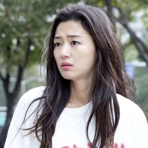 My Love from the Star's Jun Ji Hyun spotted with husband and two sons ...