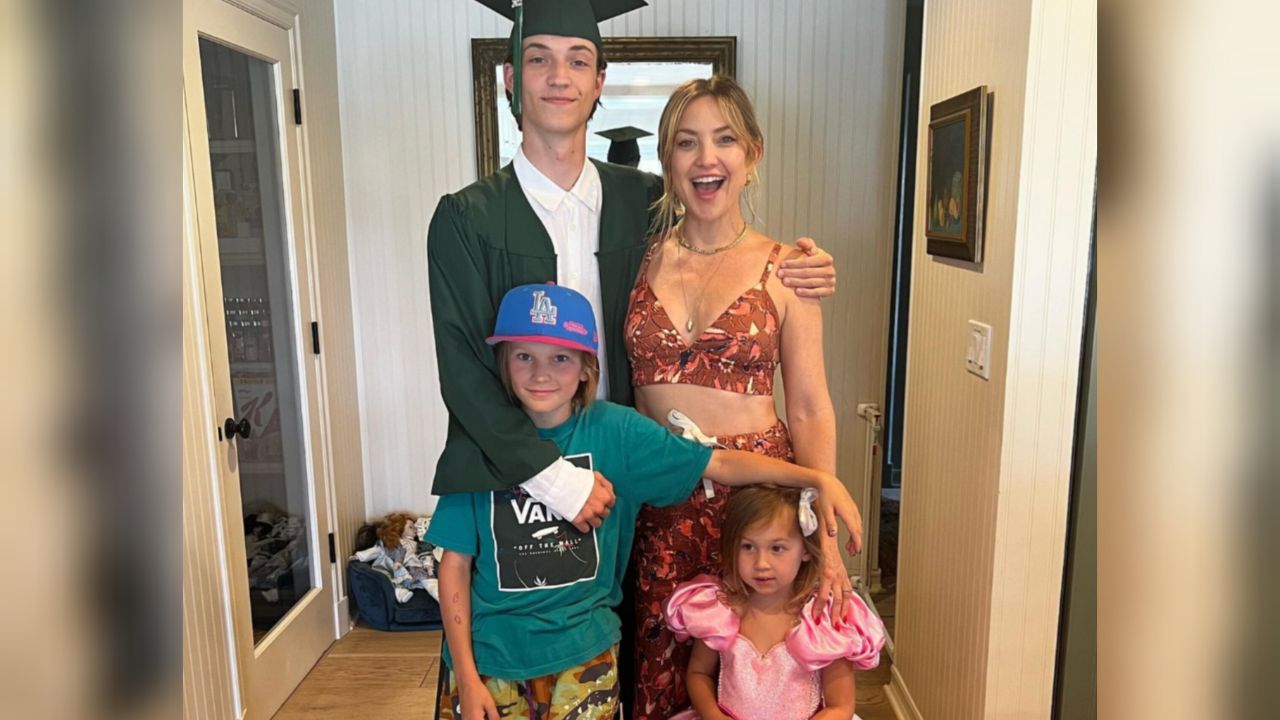 Kate Hudson with her children (PC: Instagram/katehudson)