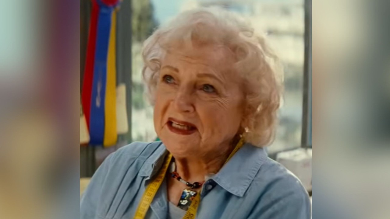 The Proposal Costume Designer Talks About 'Very Special Group' of People Who Came to Make the Movie; Says 'Betty White Can Do No Wrong' 