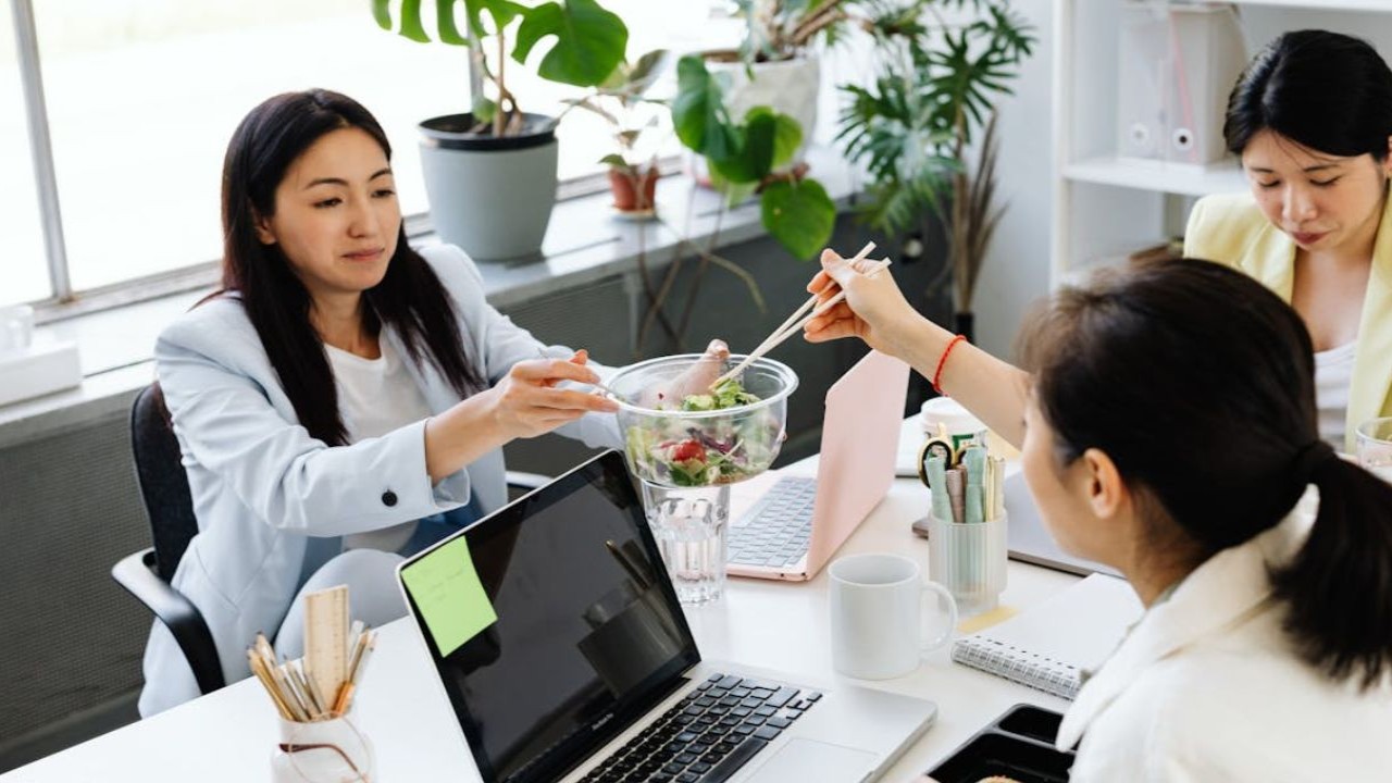 Taurus to Virgo: 4 Zodiac Signs Who Always Bring Exciting Kitchen Treats for Coworkers