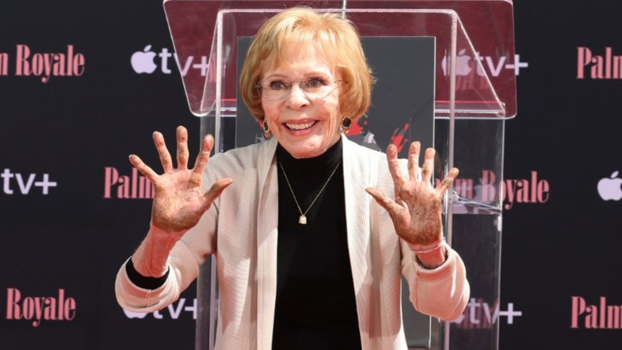 ‘I’ve Come Full Circle’; Carol Burnett Is Nostalgic As She Prints Her Hands At Chinese Theater She Visited As Kid