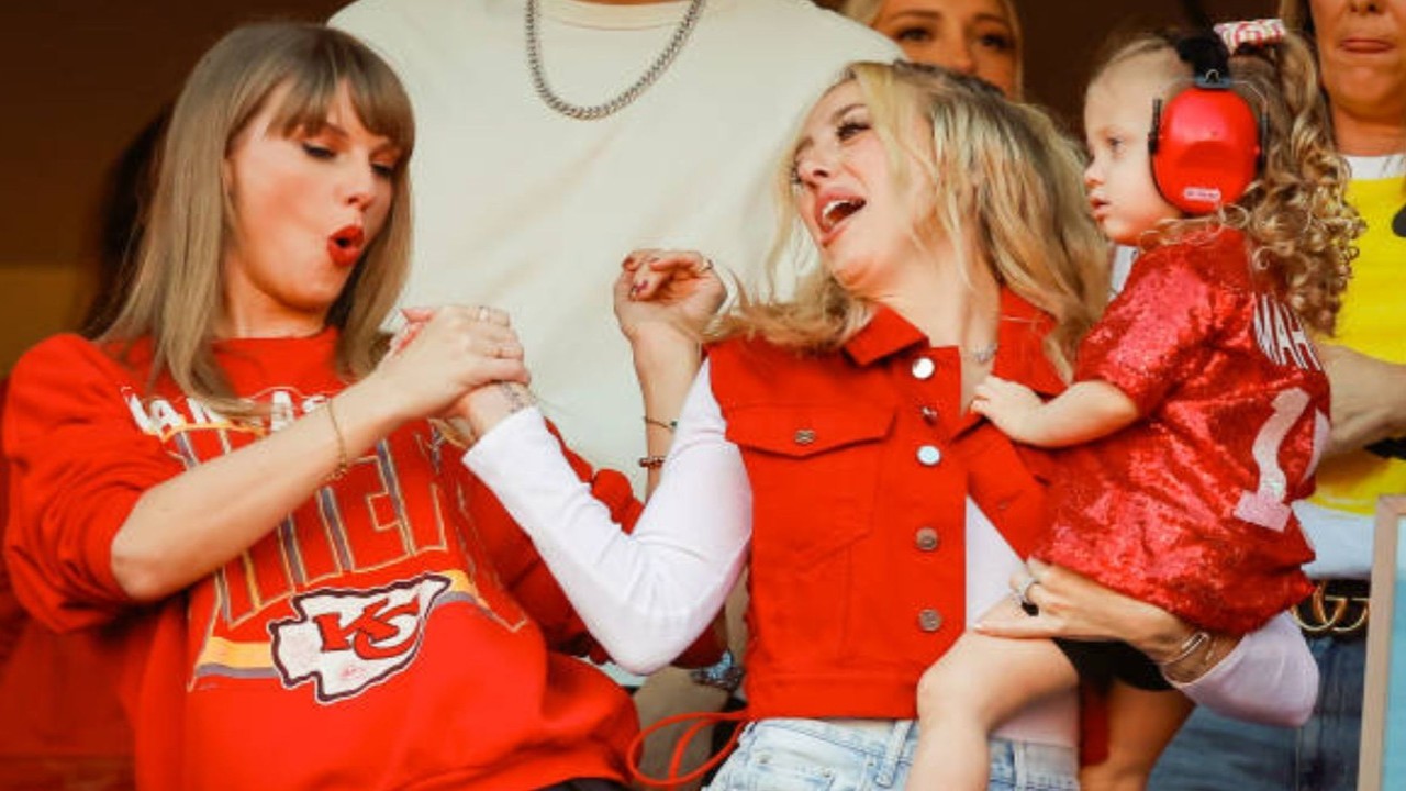 Taylor Swift Hinted at Patrick and Brittany Mahomes Baby No. 3’s Gender Even Before Tic Tac Toe Reveal; Fans Speculate
