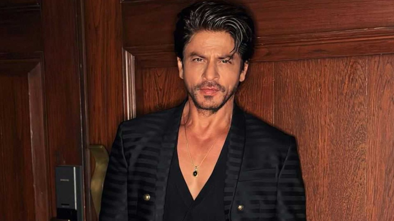 Shah Rukh Khan to fly to USA after eye treatment in Mumbai didn't not go as planned? REPORT