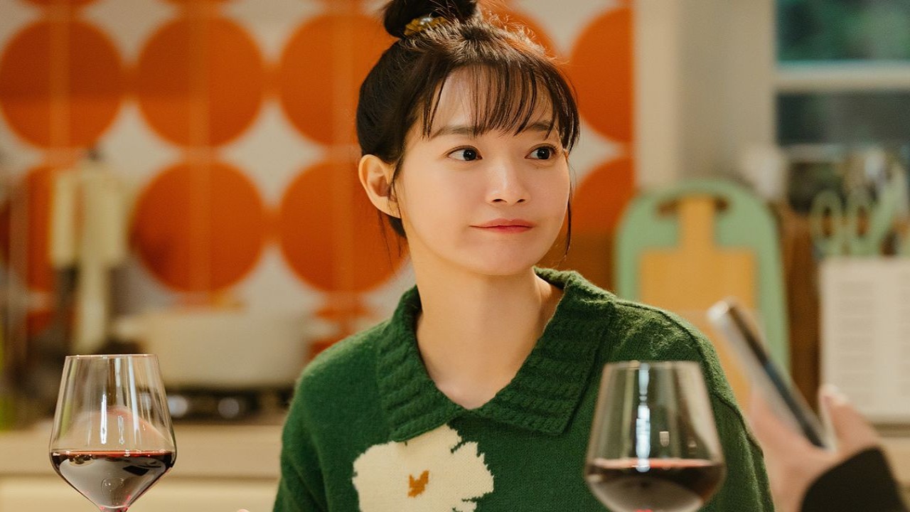 No Gain No Love: Shin Min Ah looks charming as money-oriented office worker in rom-com with Kim Young Dae; PICS