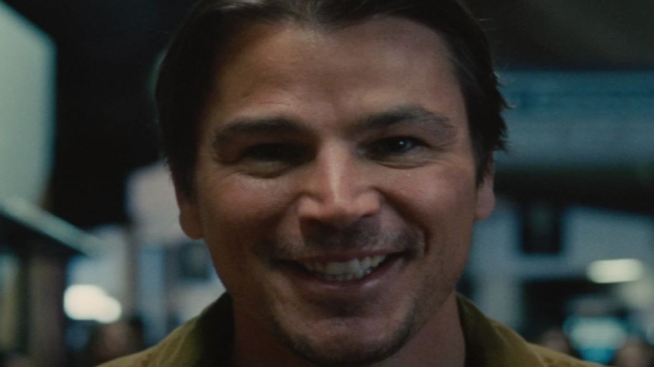 Josh Hartnett in a still from Trap (Image via YouTube/Warner Bros. Pictures)