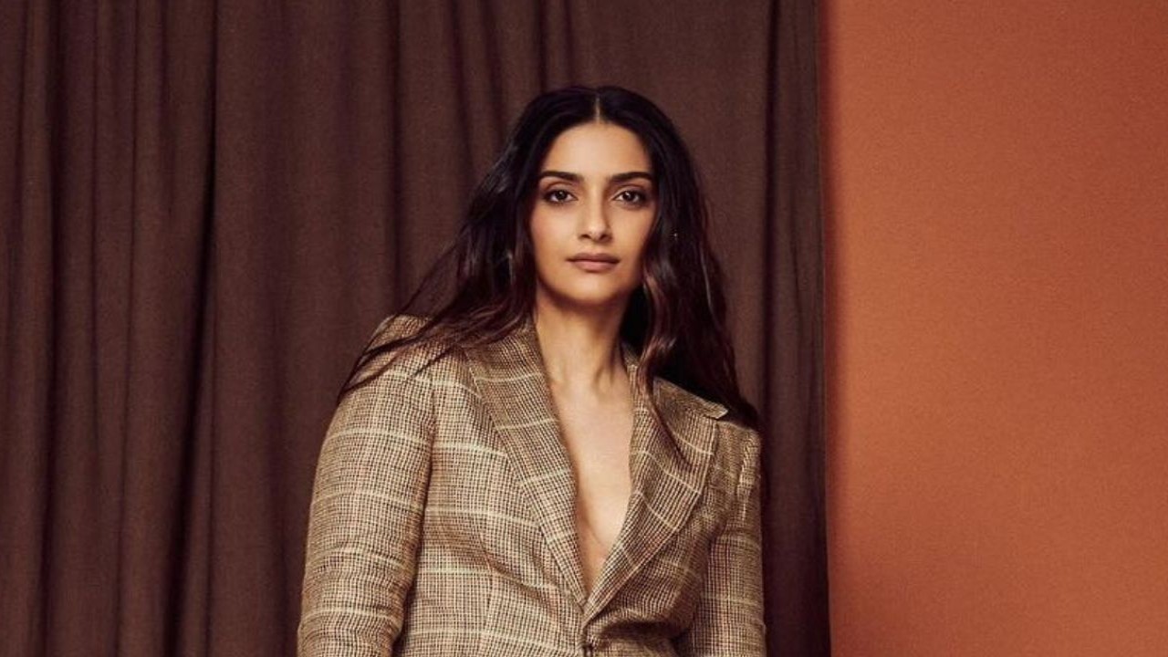 Sonam admits not looking as young as sisters Janhvi, Khushi now (Instagram/@sonamkapoor)