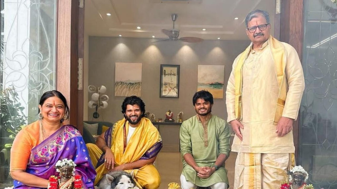 Inside Vijay Deverakonda's lavish house: A sneak peek into Arjun Reddy star's abode in Hyderabad