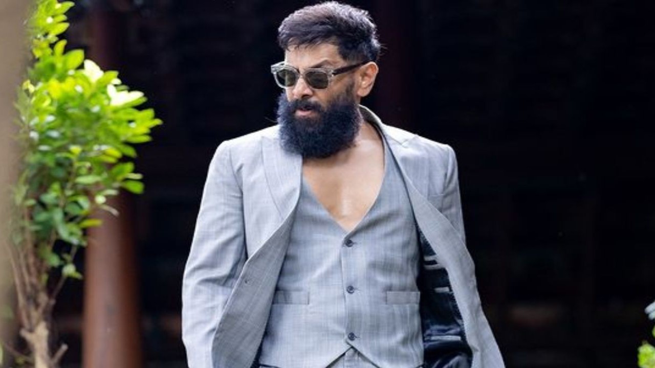 Chiyaan Vikram flaunts his HOT fashionable look for Thangalaan promotions 