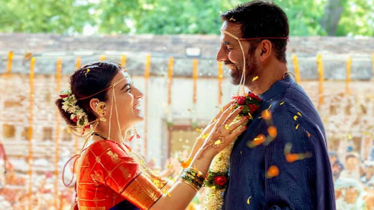 Sarfira Box Office Collections Day 4: Akshay Kumar and Radhikka Madan's film swoops low; Collects 1.65 crore