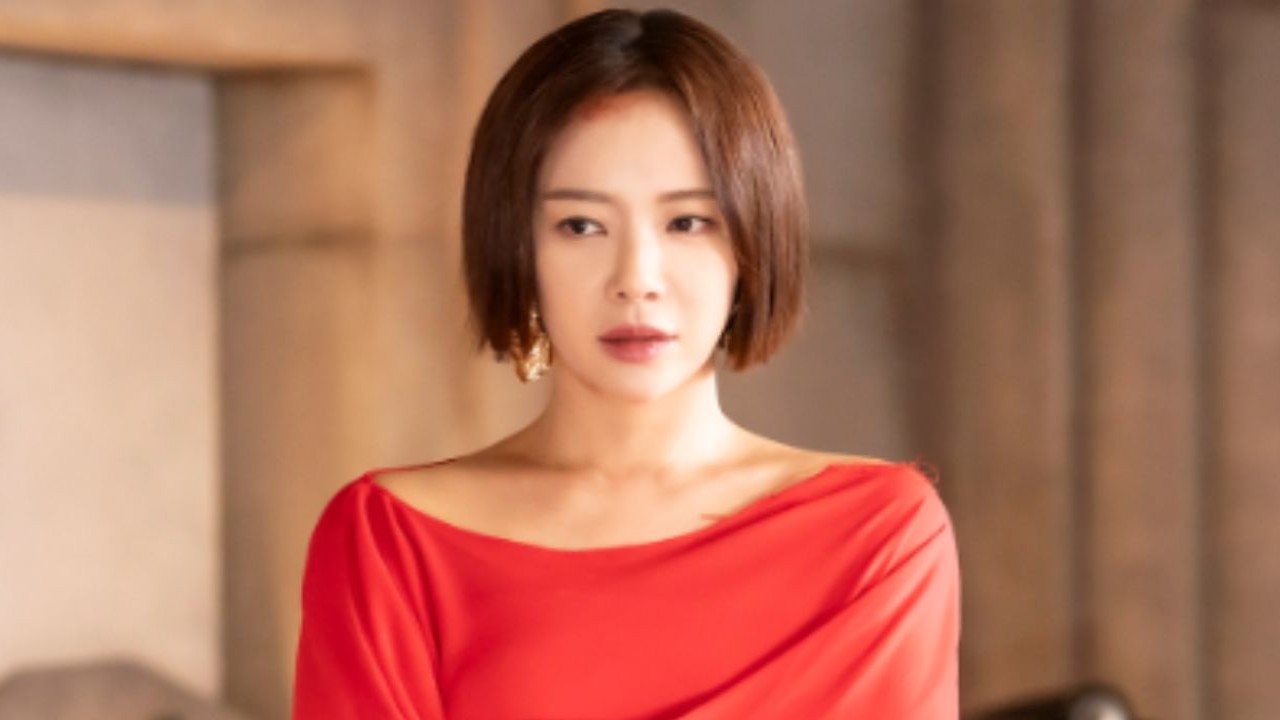 The Escape Of The Seven's Hwang Jung Eum confirmed to be dating basketball player 