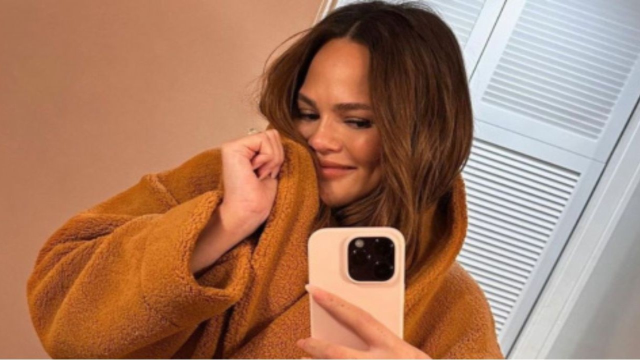 Chrissy Teigen She's Been 'Putting Off' Making THIS Dish Ahead Of Her Trip to Chicago; Find Out