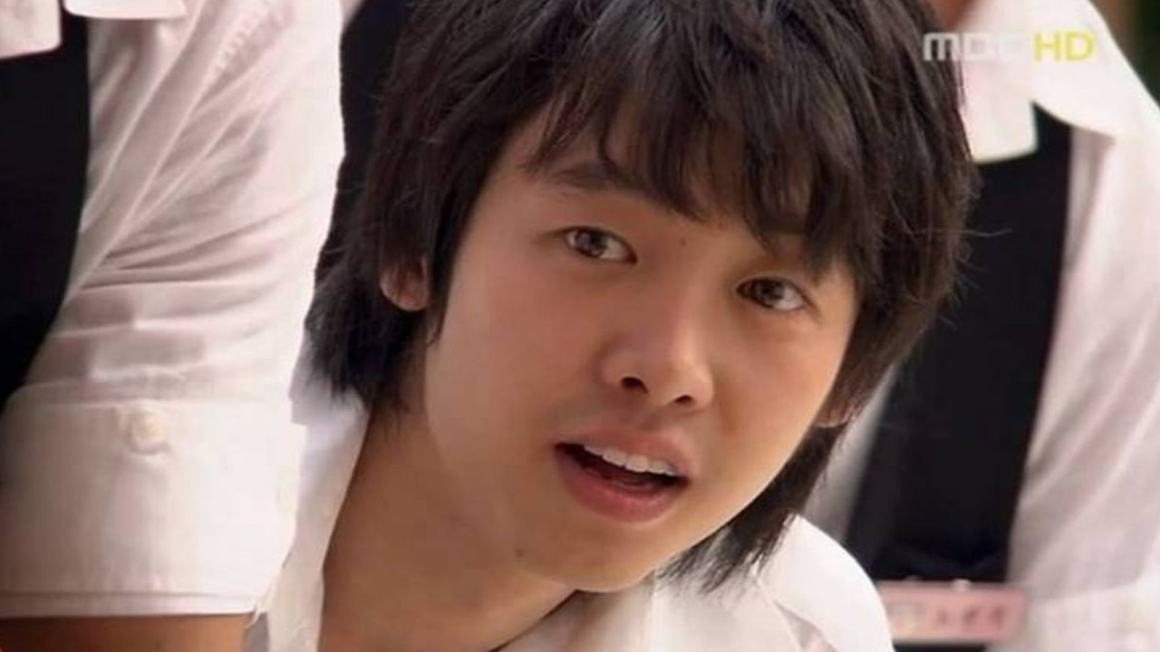 Kim Dong Wook in Coffee Prince; Image: MBC