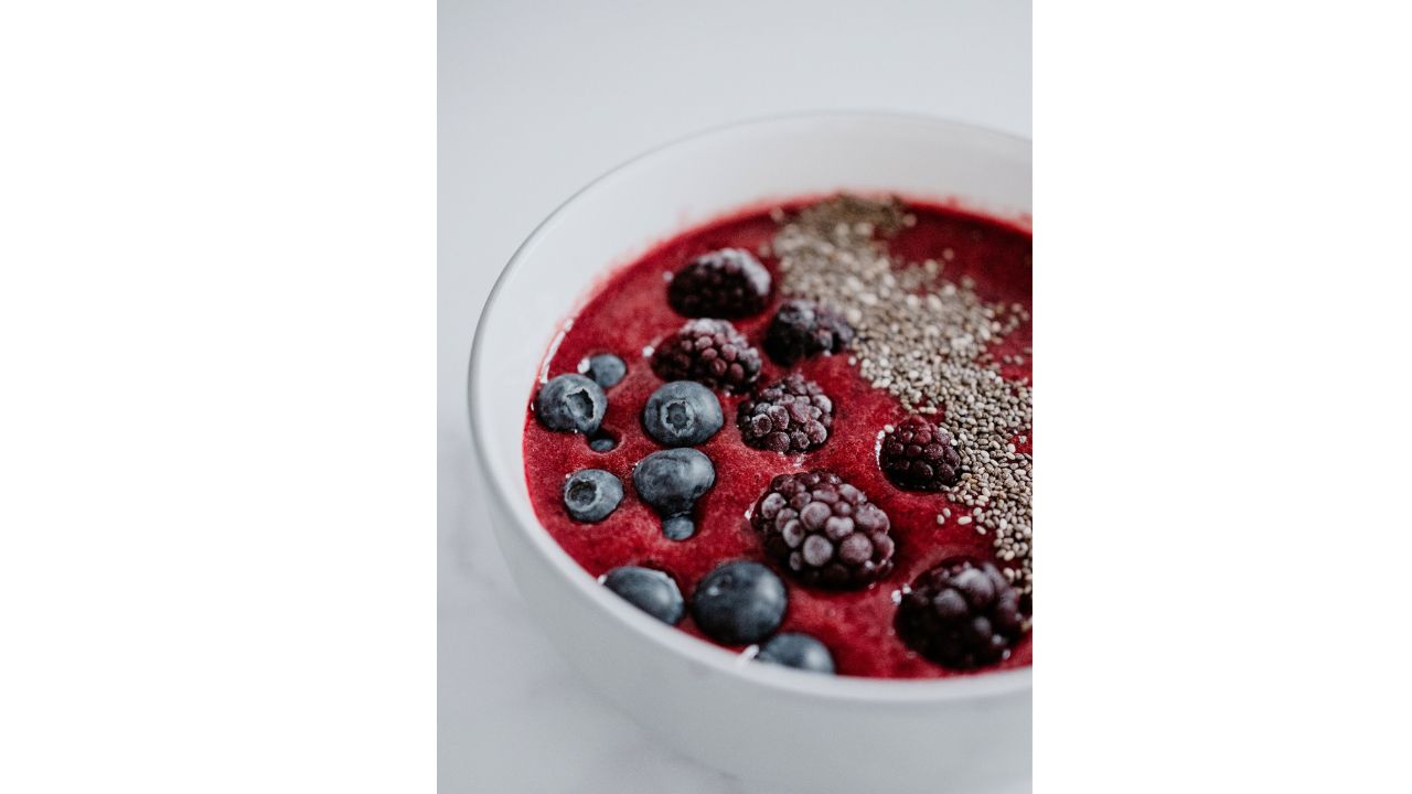 Harley Pasternak’s Famous Red Berries Smoothie