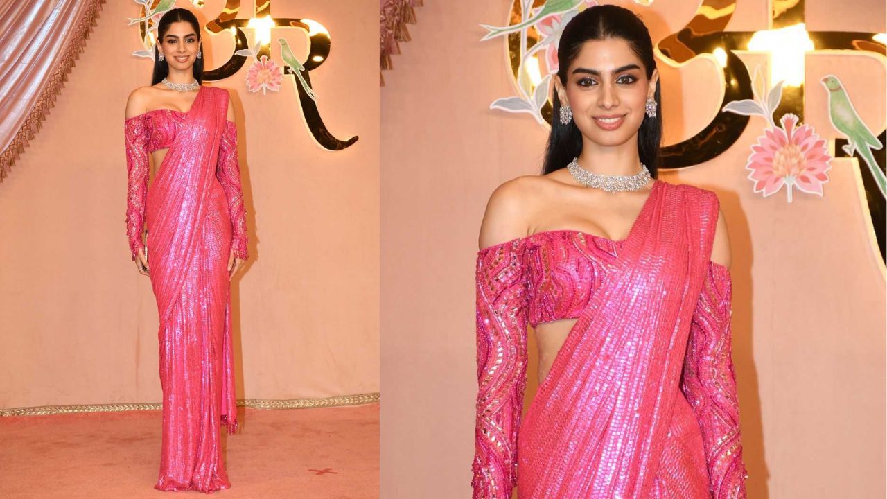 Khushi Kapoor brings back the retro style with a modern touch in a pink saree(Credit: Viral Bhayani)