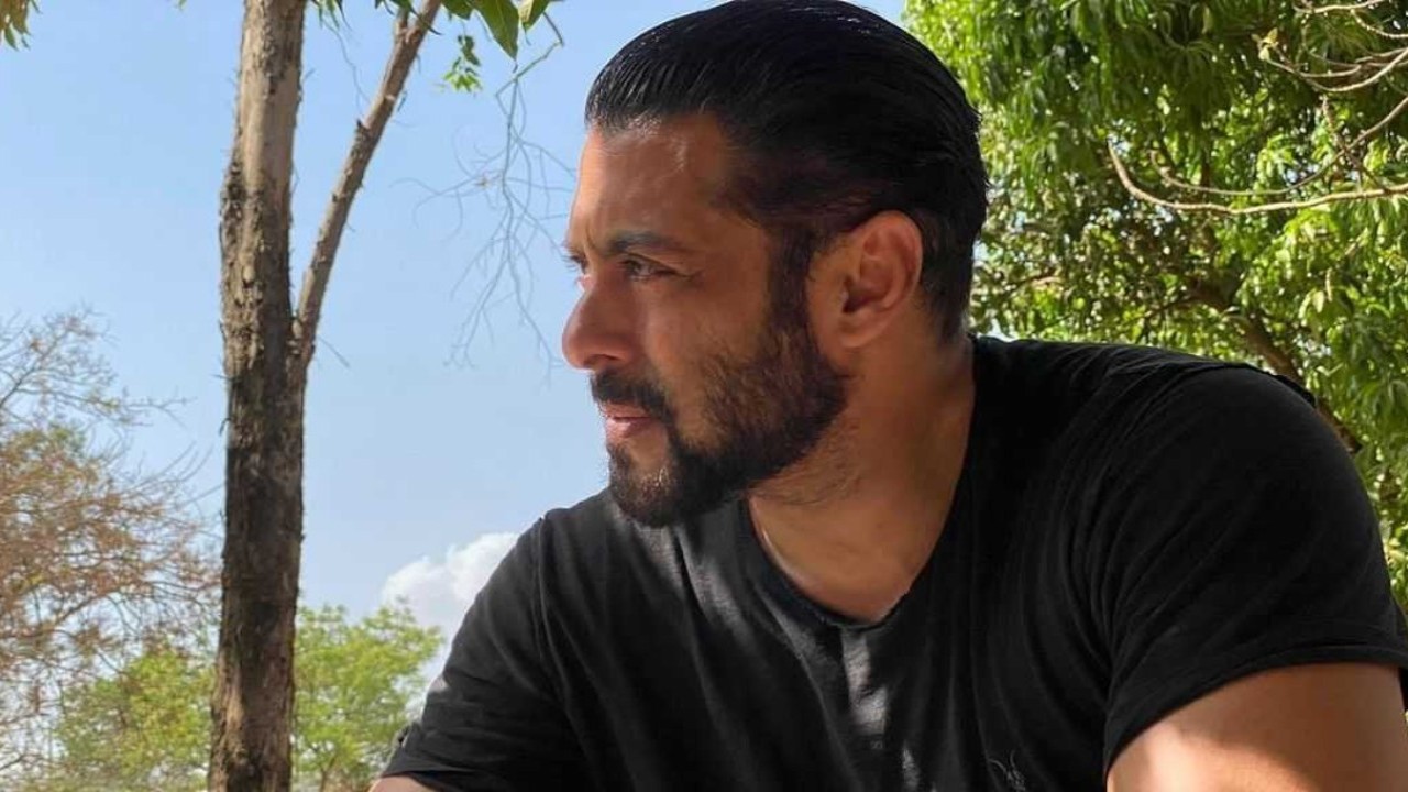 Salman Khan flaunts beard look as he chills amid 'green zone'; fans say 'Sikandar is here'