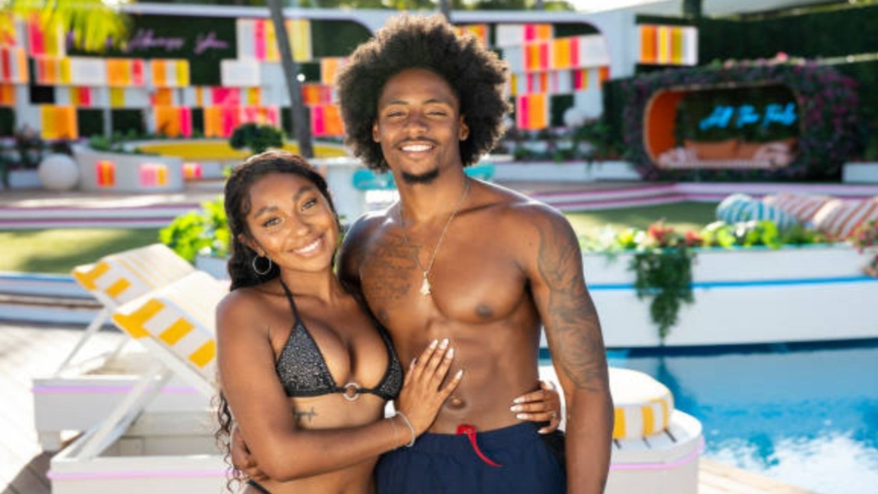 NFL star's brother Kordell faces controversy on 'Love Island USA' over alleged "90-10" comment about feelings for Serena. 