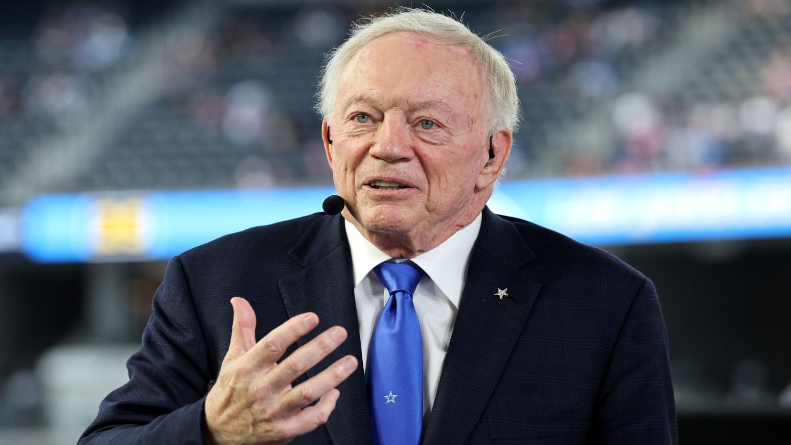 Cowboys Owner Jerry Jones To File Lawsuit Against Alexandra Davis Who  Claims To Be His Daughter | PINKVILLA