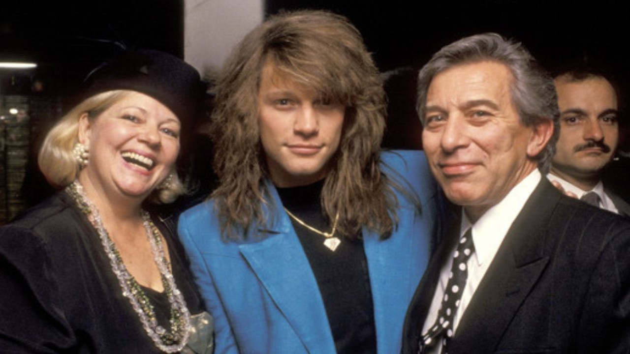 Carol Bonjovi, Jon Bon Jovi and John Bonjovi Sr. (CC: Getty Images)