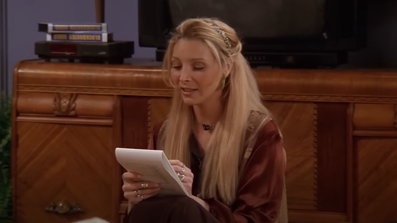 Happy Birthday Lisa Kudrow: Phoebe Buffay's 10 Funniest Moments