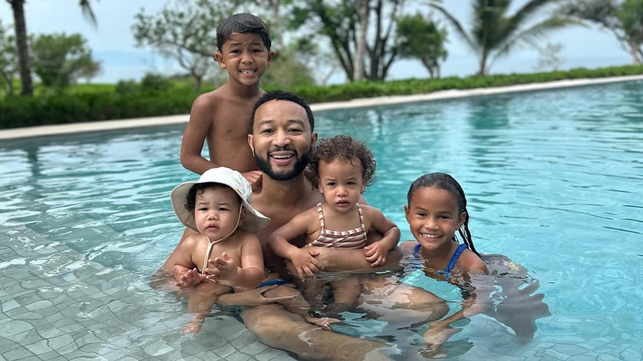 John Legend comparte un adorable vistazo de sus vacaciones en México con niños;  vea aquí