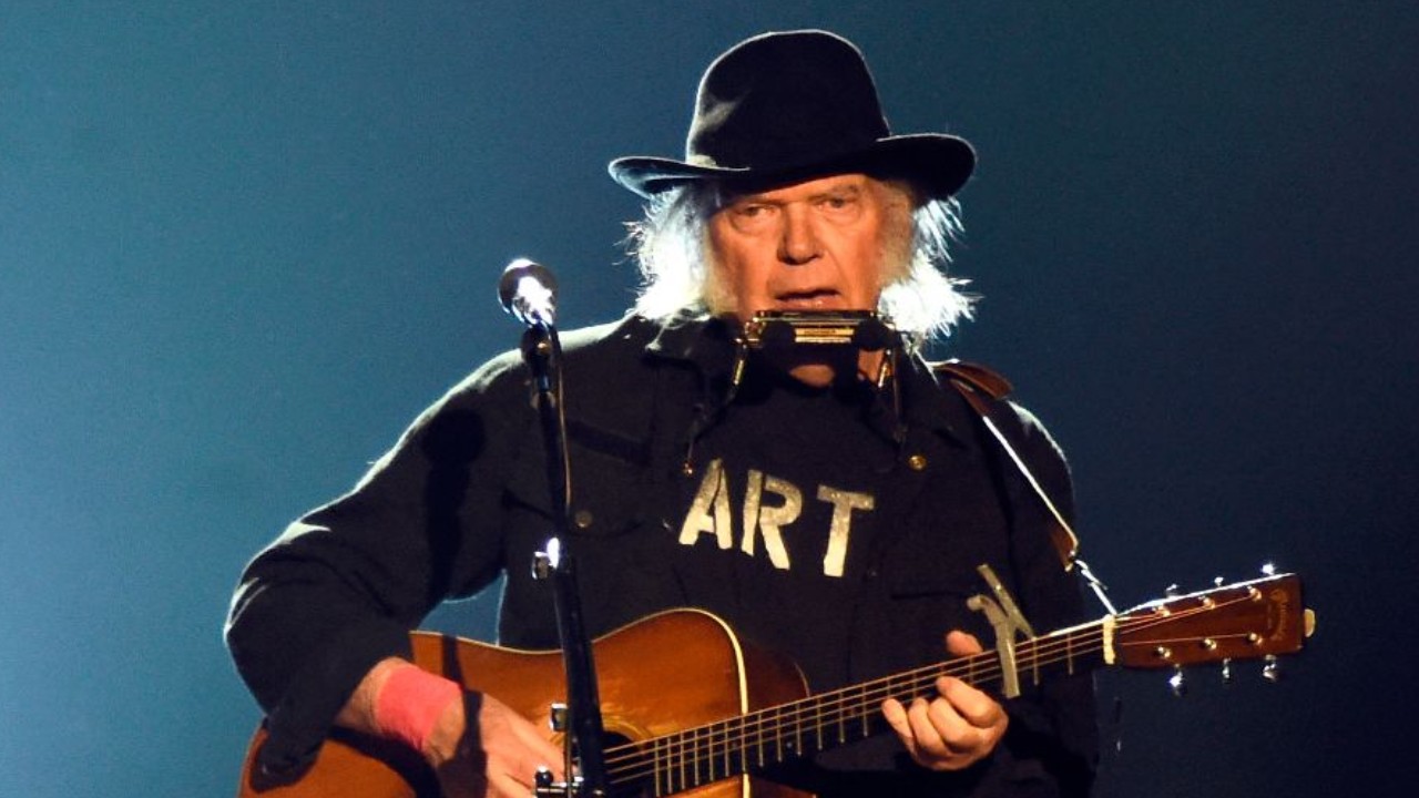 Neil Young To Make Stage Comeback At New York's Farm Aid Festival Following Canceled Tour: Details HERE