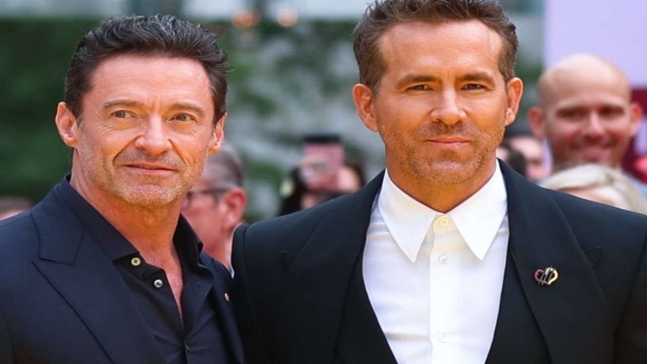 Hugh Jackman and Ryan Reynolds (Image via Getty Images)