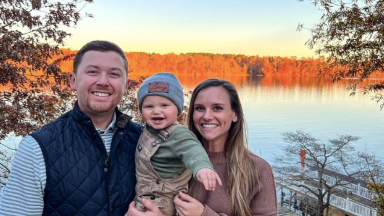 Scotty McCreery with his wife and child - ( Instgaram/ Scotty McCreery) 