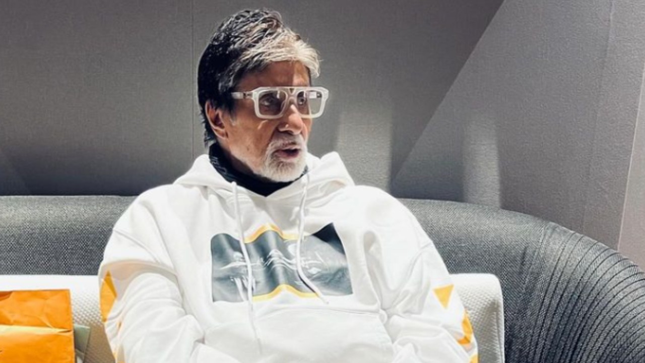 Amitabh Bachchan sends 'love and greetings' to fans for showering him with blessings on second birthday; Find more