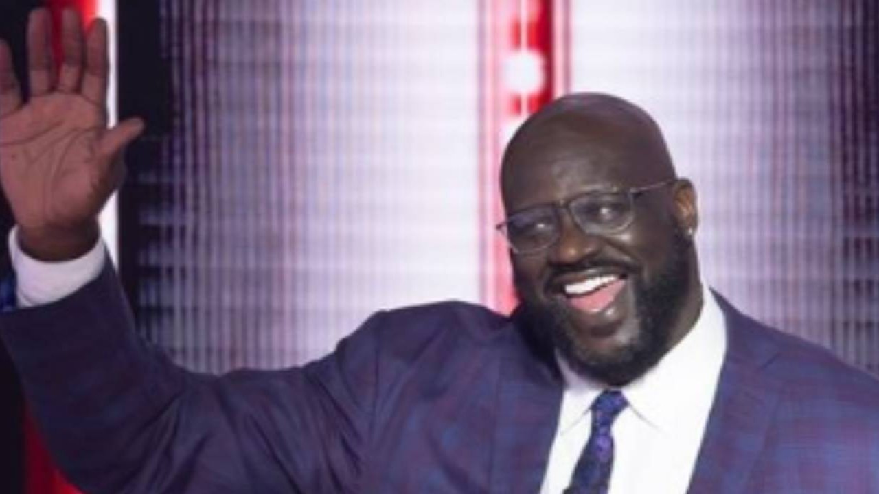 Watch: Shaquille O'Neal surprises fans with Epic “Since You’ve Been Gone” Duet with Kelly Clarkson