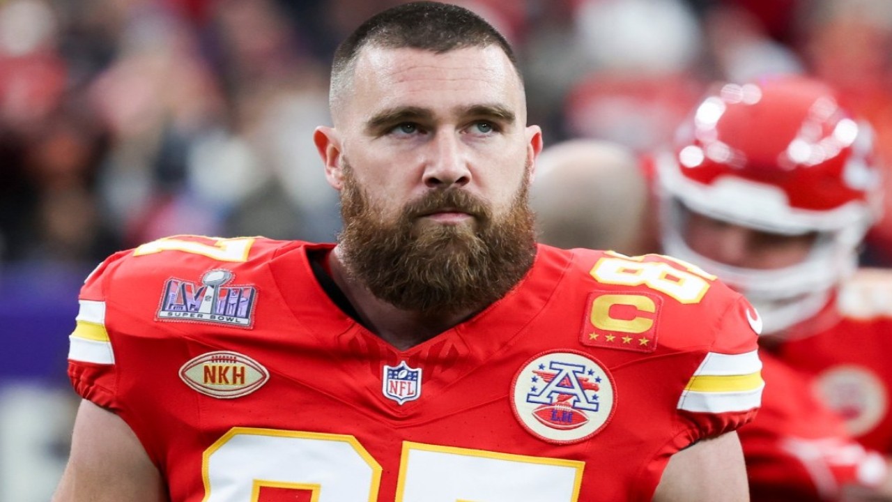  Was Travis Kelce Fined 10 Million USD for Kneeling During the National Anthem?